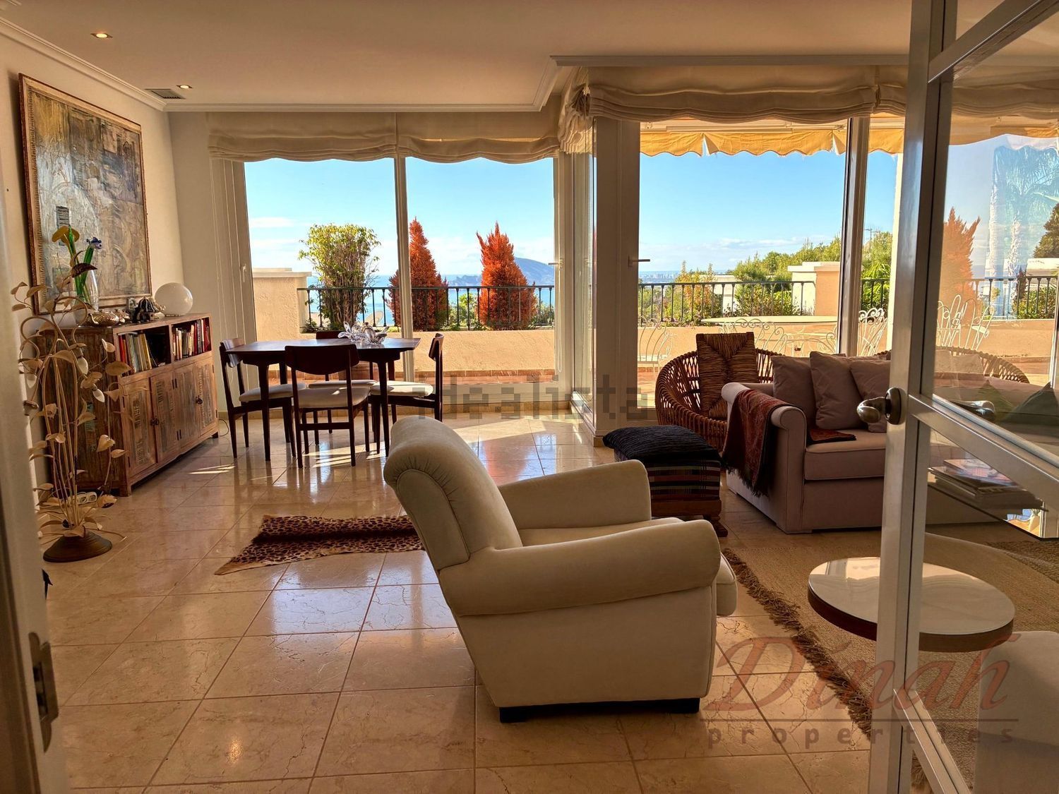 Apartamento em primeira linha de praia em Altea — Sala