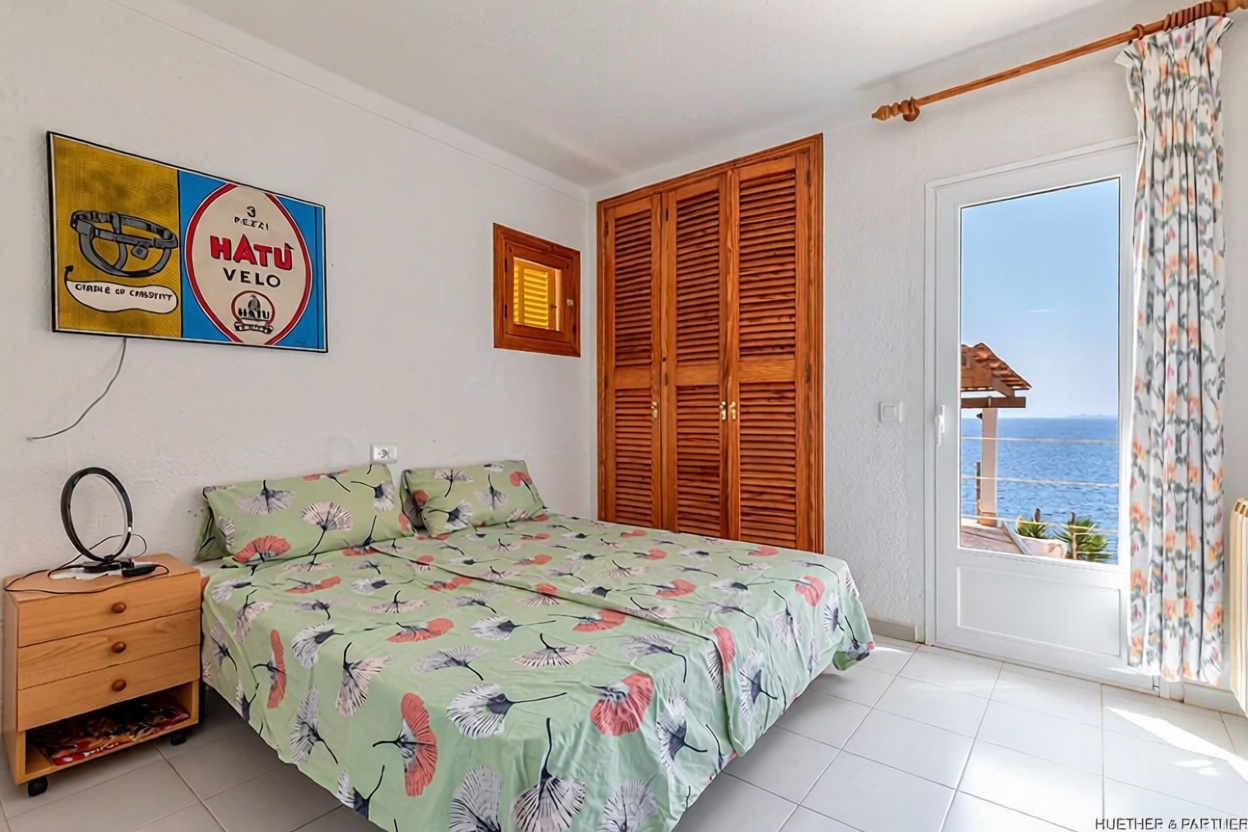 Chalet con acceso directo a playa en Llucmajor — Dormitorio
