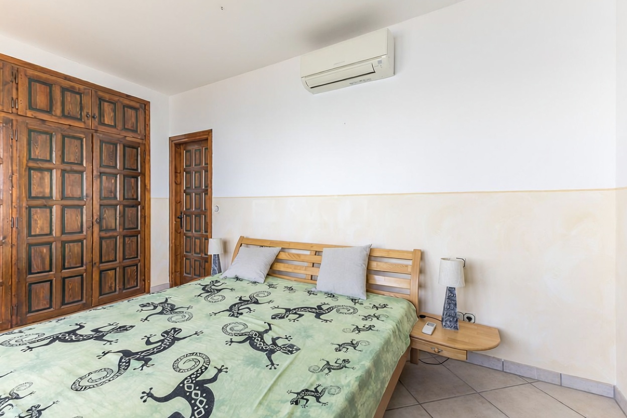 Chalet à vendre avec accès direct à la plage à Tarragona — Chambre