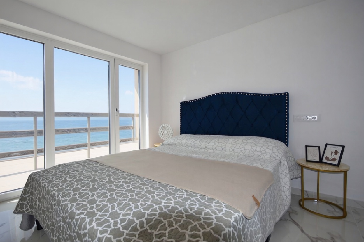 Dachgeschosswohnung zum Verkauf in erster Meereslinie in Calpe — Schlafzimmer