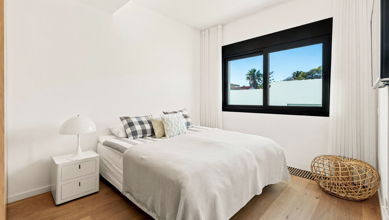 Chalet for sale with direct beach access in Marbella — Bathroom