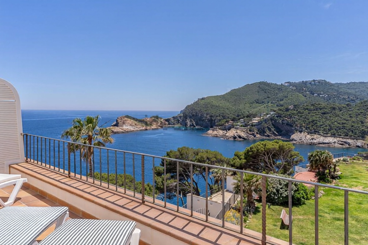 Appartement à vendre pieds dans l'eau à Begur — Terrasse mer