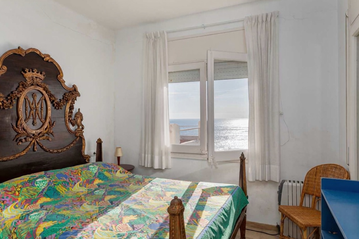 Chalé à venda com acesso direto à praia em Palamós — Quarto