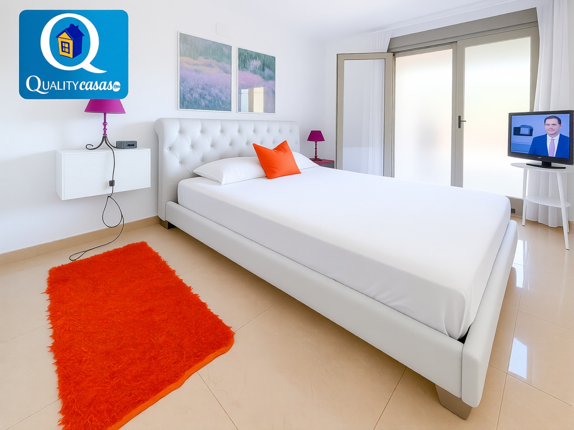 Penthouse in erste Meereslinie in Alicante — Schlafzimmer
