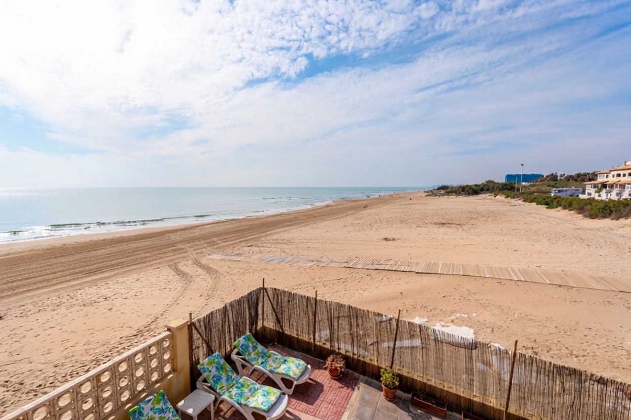 Chalet avec accès direct à la plage à Guardamar del Segura — Vue mer