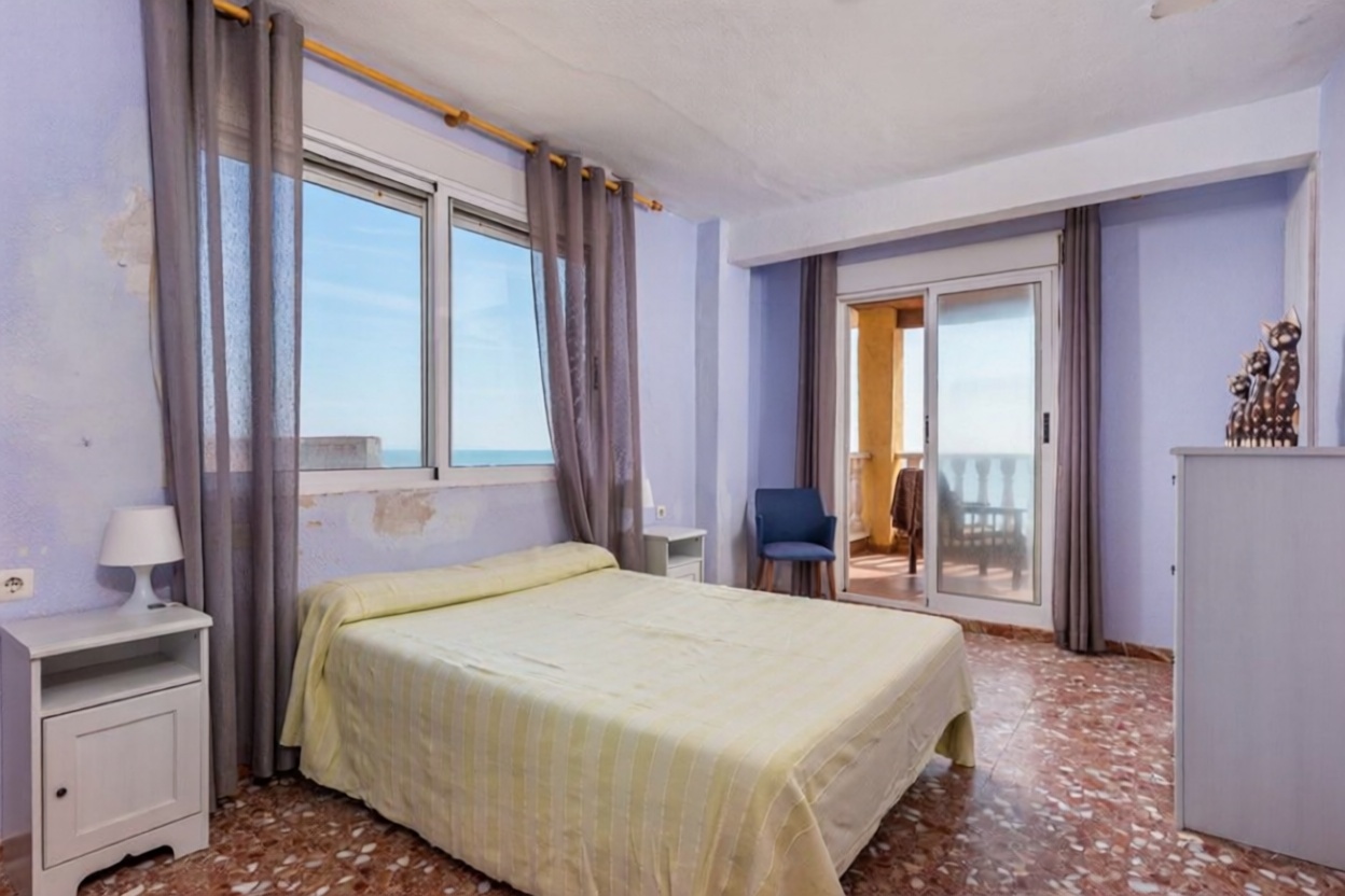 Chalet avec accès direct à la plage à Guardamar del Segura — Chambre