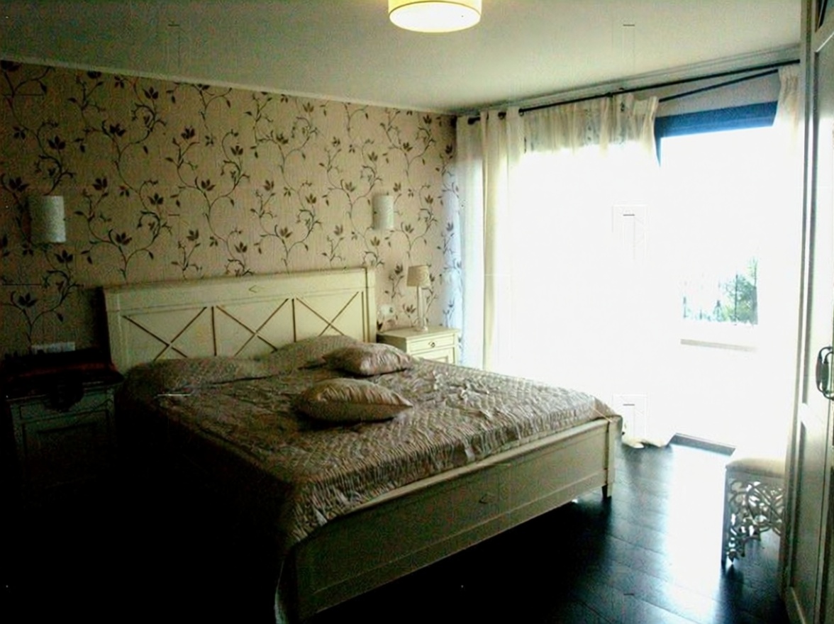Chalet en venta con acceso directo a la playa en Salou — Dormitorio