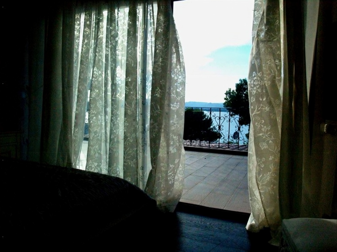 Chalet en venta con acceso directo a la playa en Salou — Dormitorio