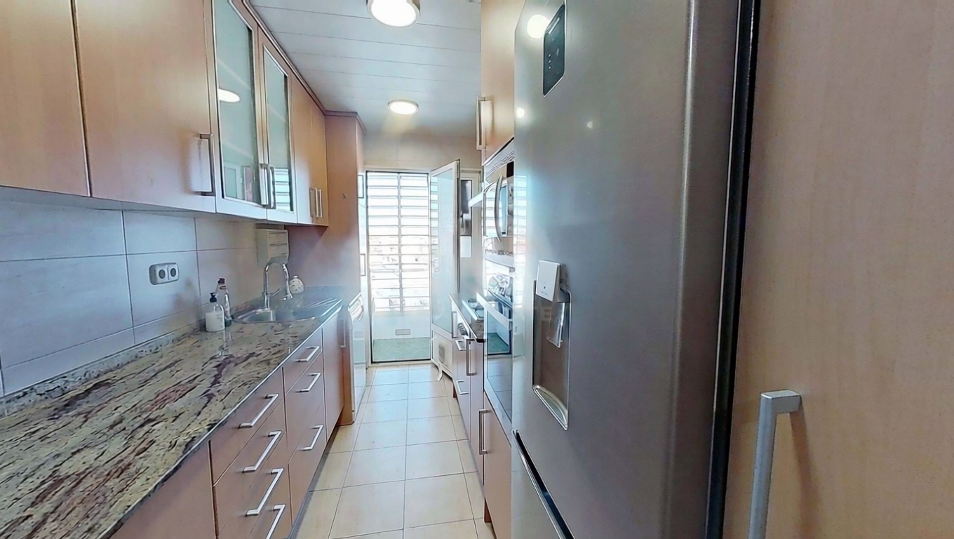 Flat for sale frontline beach in Calafell — Kitchen