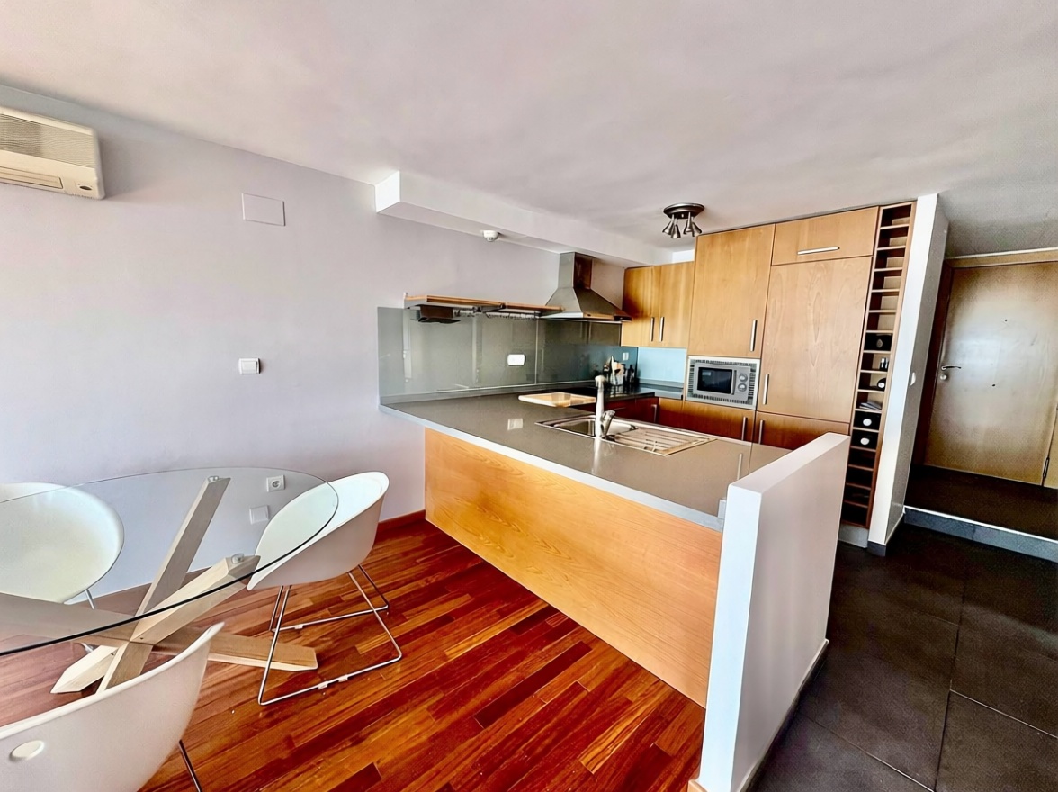 Apartamento em primeira linha de praia em Alicante — Cozinha