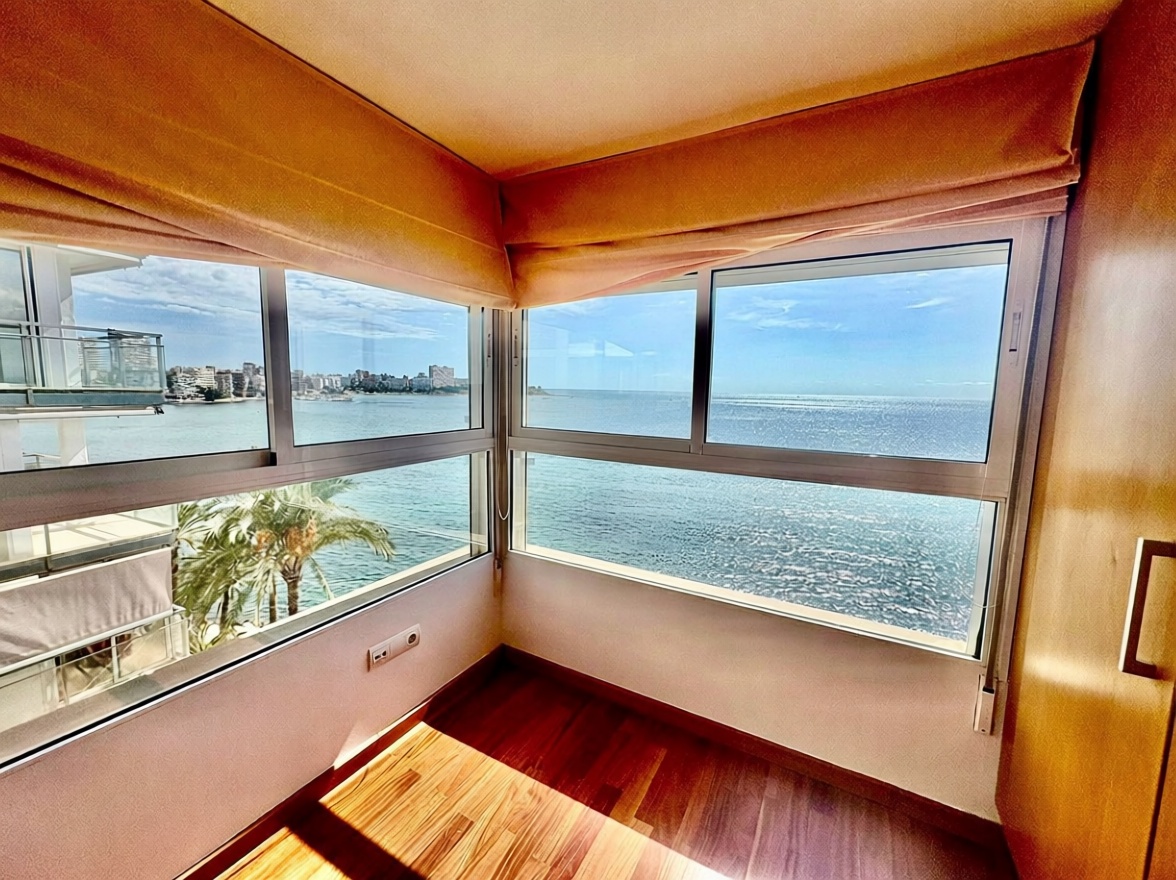 Apartamento em primeira linha de praia em Alicante — Casa banho
