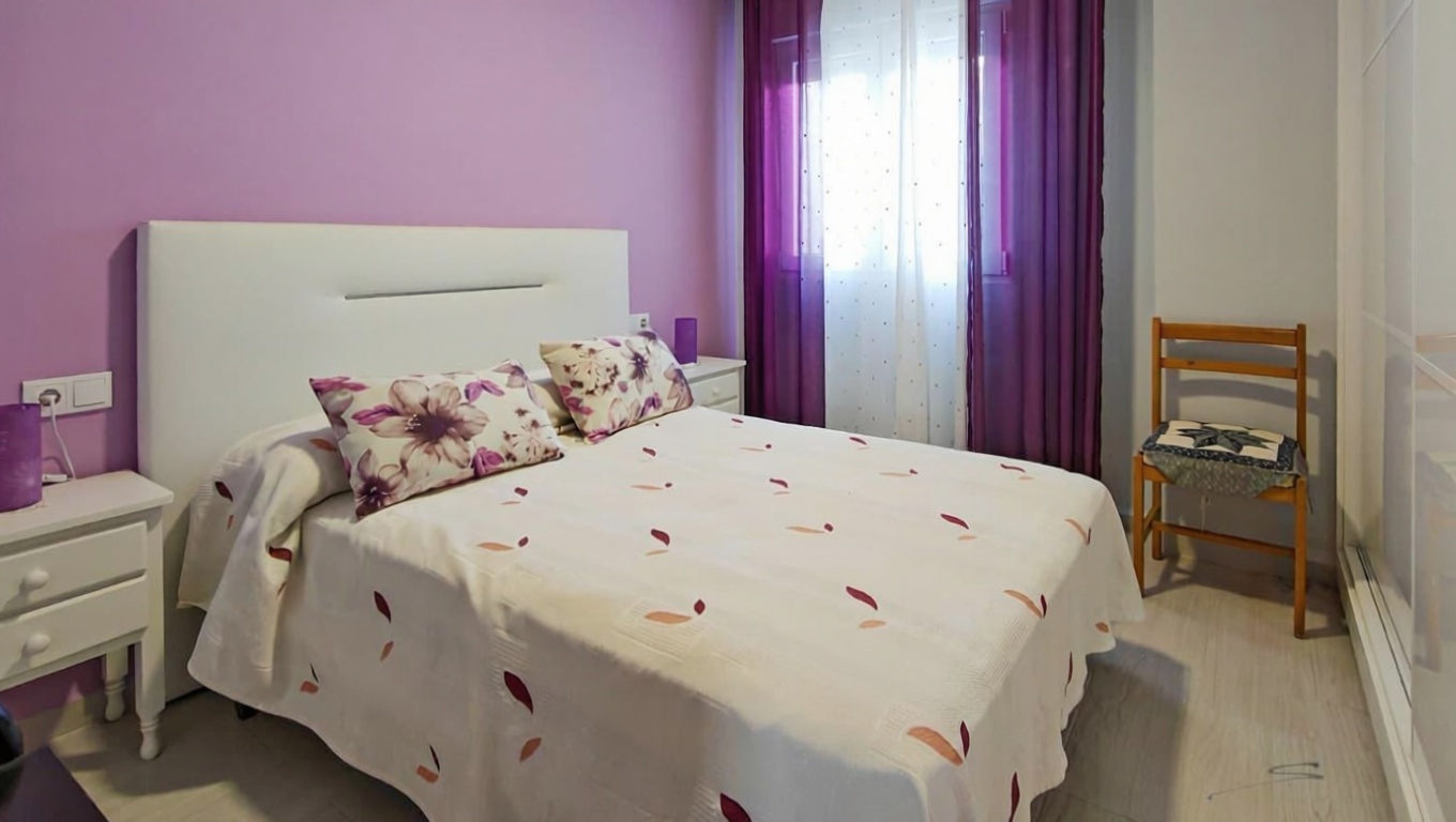Appartement en première ligne de plage à Torrevieja — Chambre