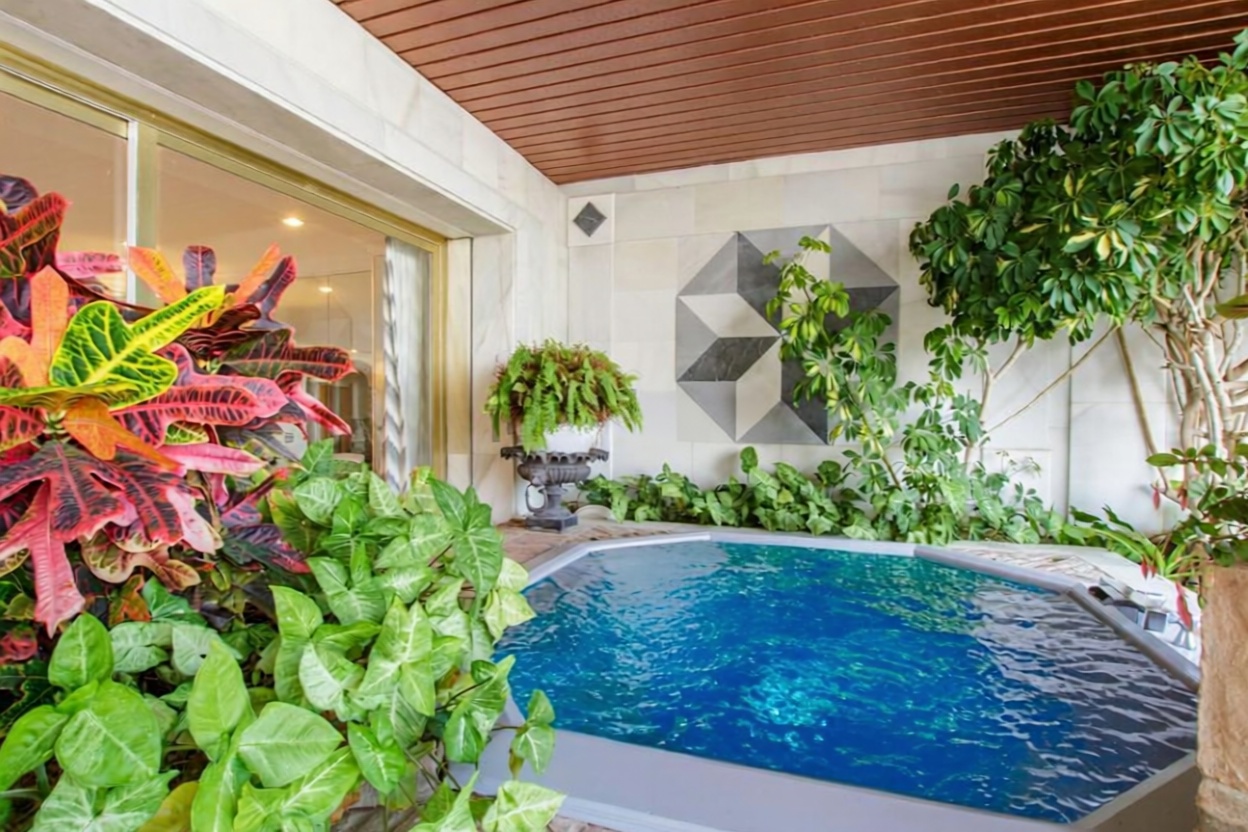 Beachfront flat in Marbella — Sea terrace