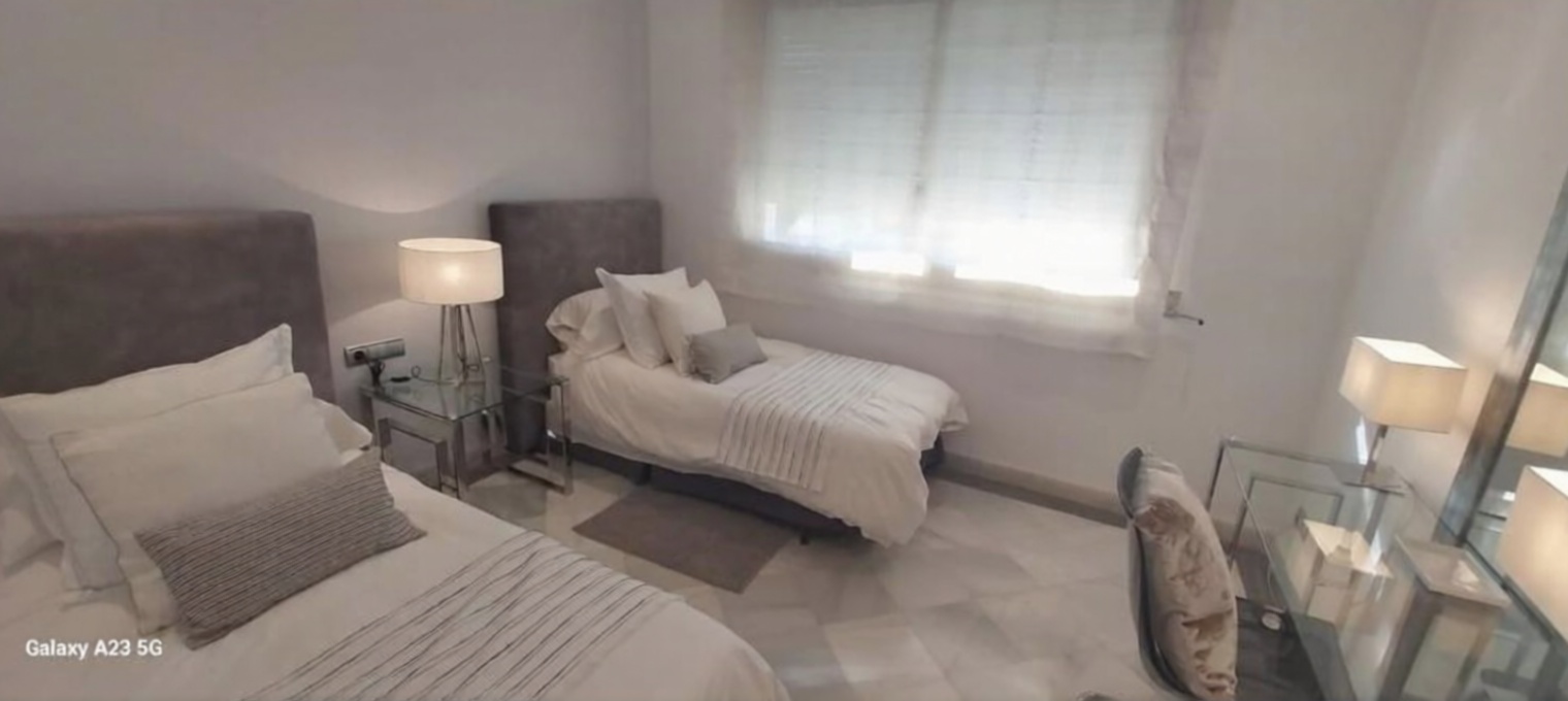 Beachfront flat in Marbella — Bathroom