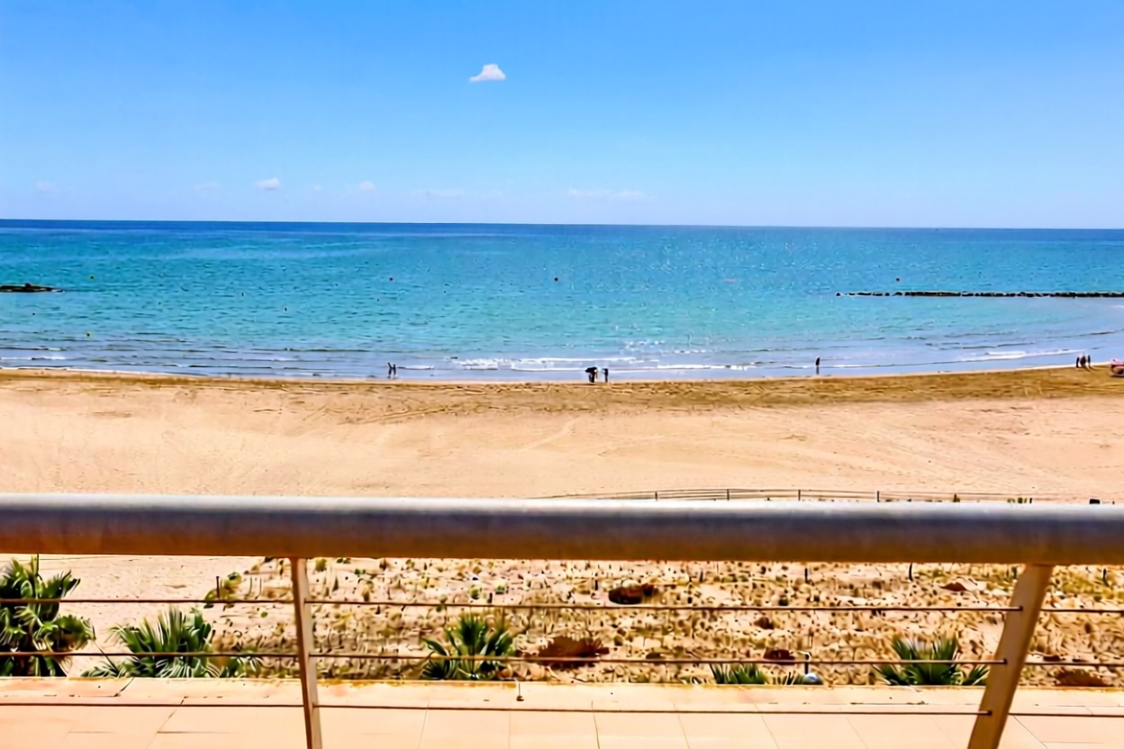 Apartamento à venda pé na areia em Cubelles