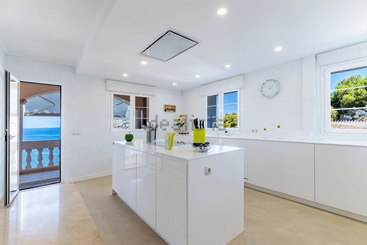 Chalet with direct beach access in Andratx — Kitchen