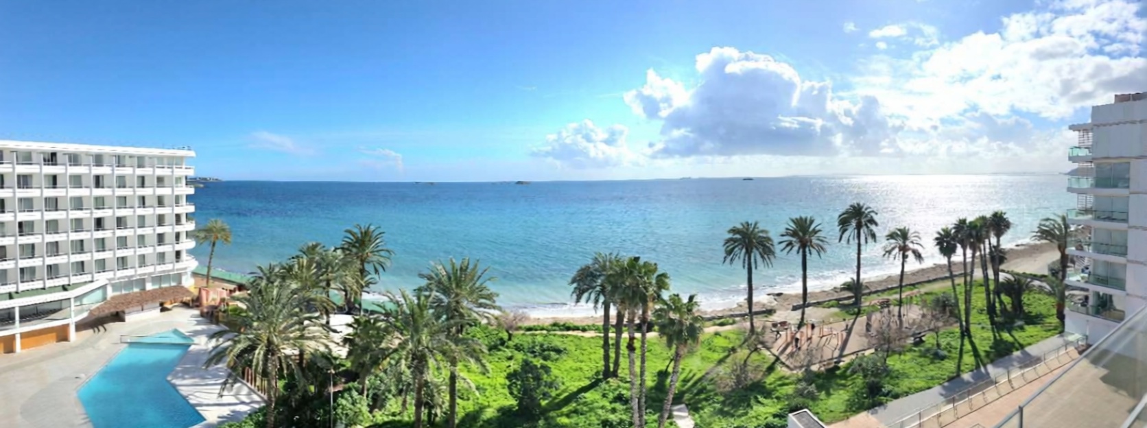 Beachfront flat in Eivissa — Sea view