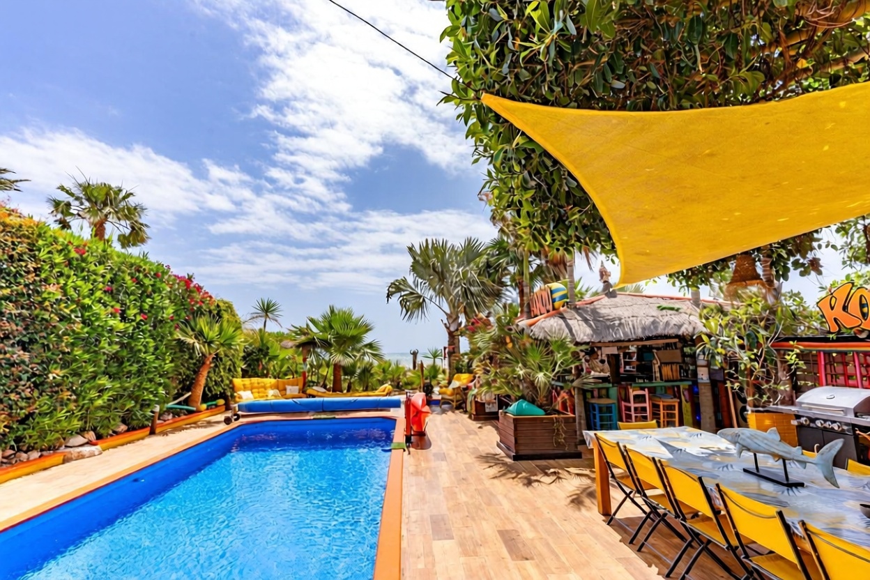 Chalet with direct beach access in Vera — Pool