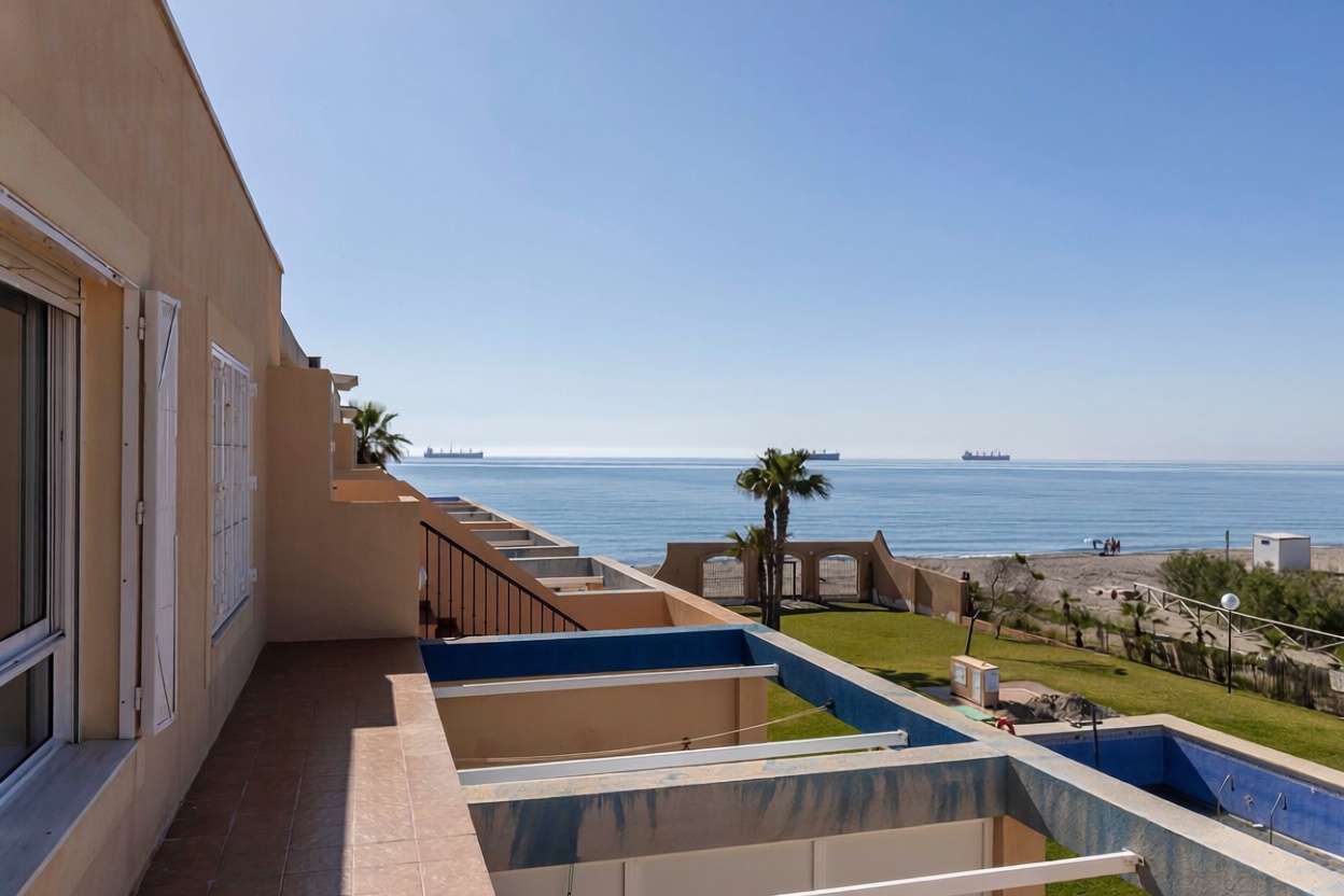 Ático en primera línea de mar en Vera — Terraza mar