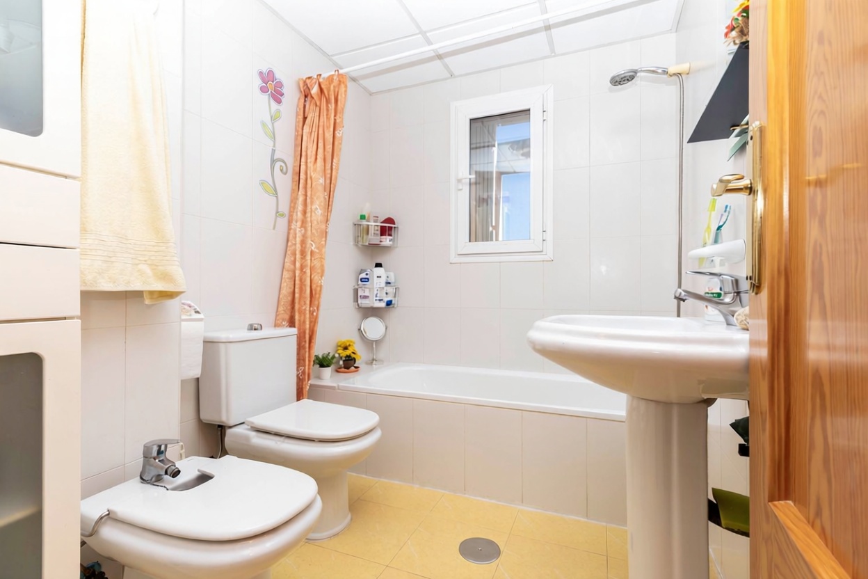Ático en primera línea de mar en Vera — Baño