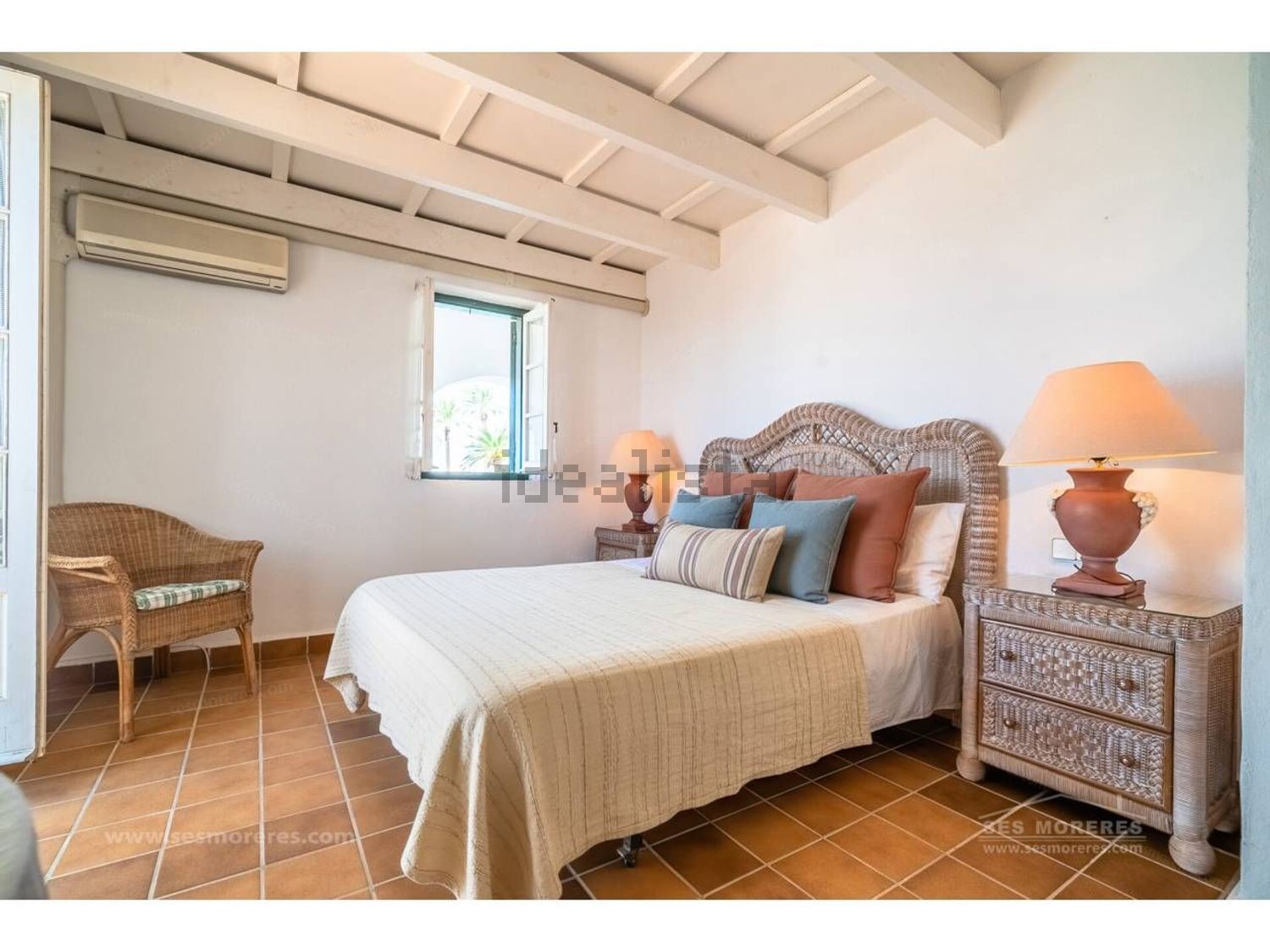 Chalet with direct beach access in Maó/Mahón — Bedroom