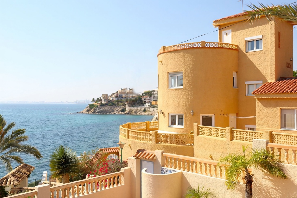 Chalet mit direktem Strandzugang in El Campello — Meerblick
