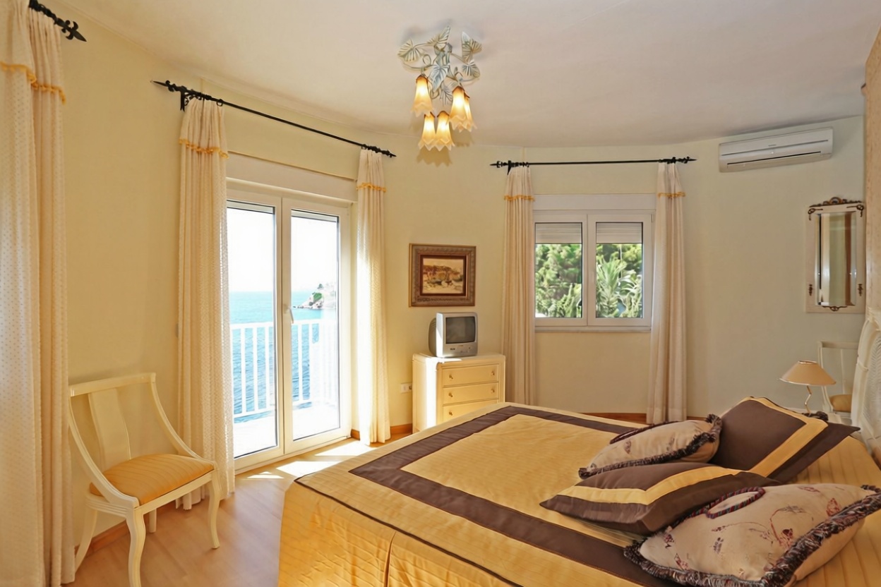 Chalet mit direktem Strandzugang in El Campello — Schlafzimmer