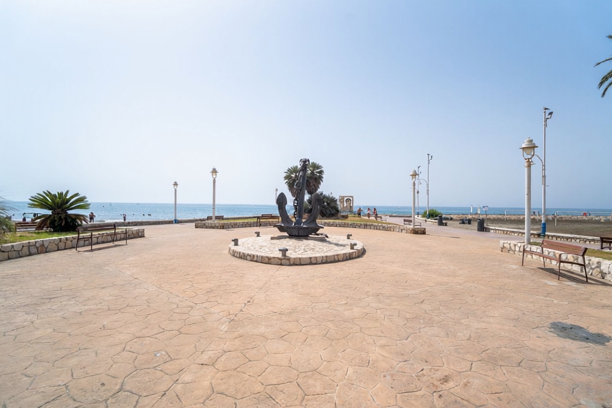 Chalet mit direkter Strandzugang in Málaga — Meerblick