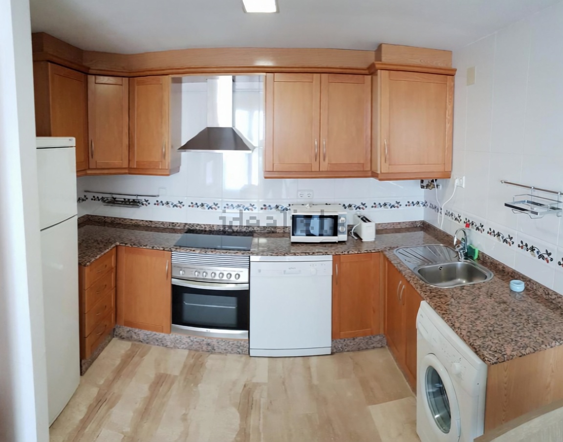 Apartamento em primeira linha de praia em Alicante — Cozinha