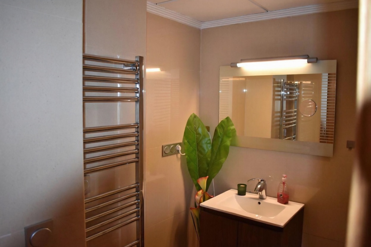 Piso en venta en primera línea de playa en Altea — Dormitorio