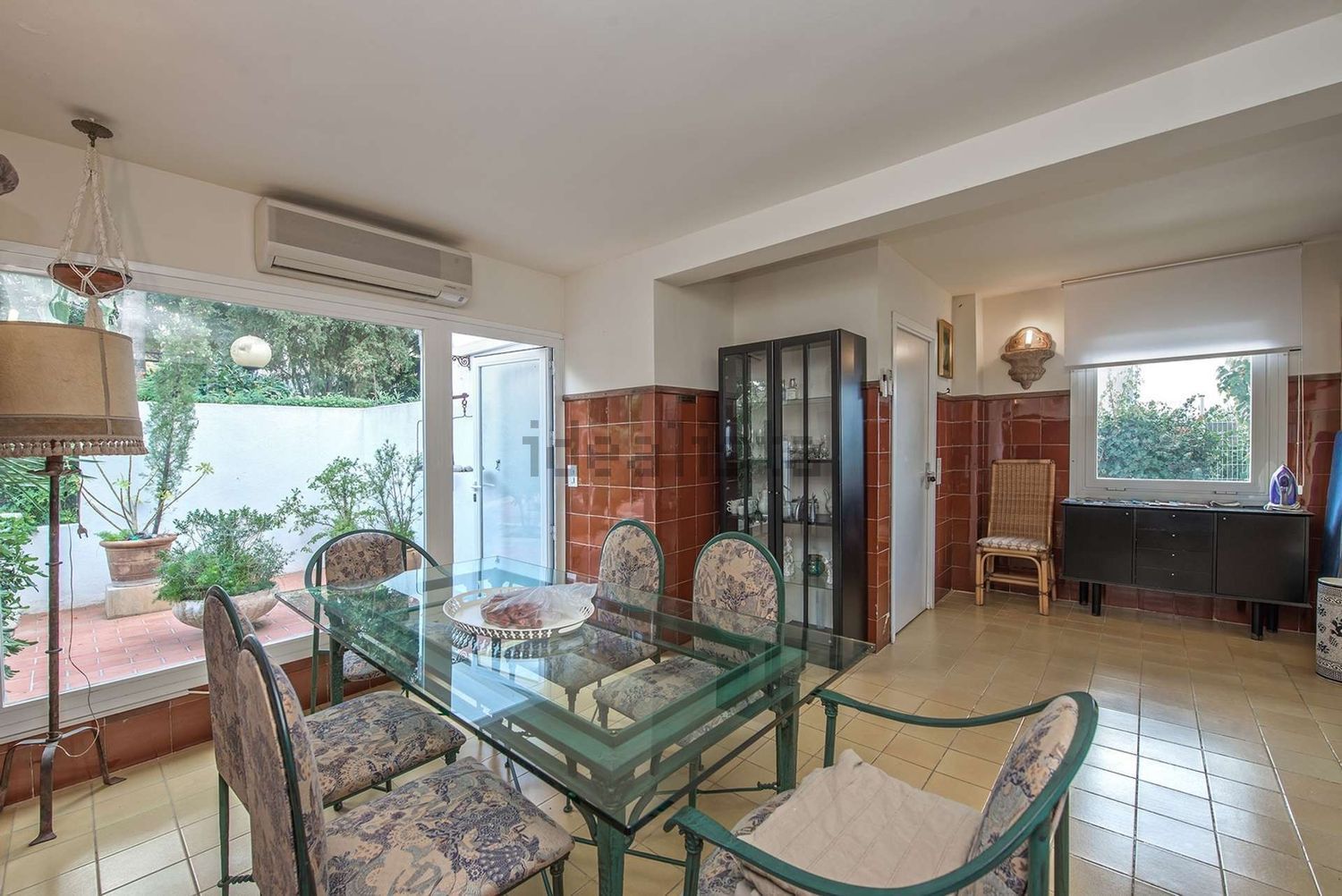 Chalet com acesso direto à praia em Llucmajor — Sala