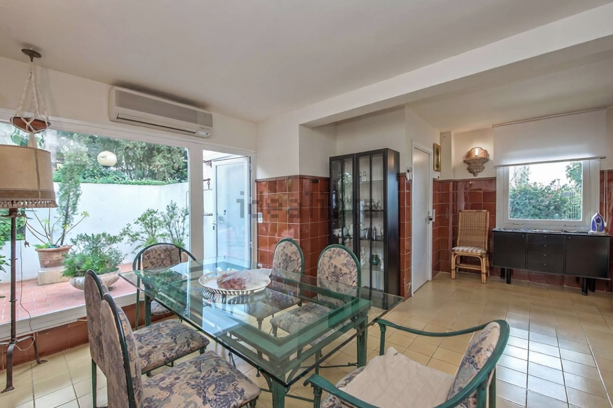Chalet con acceso directo a playa en Llucmajor — Salón
