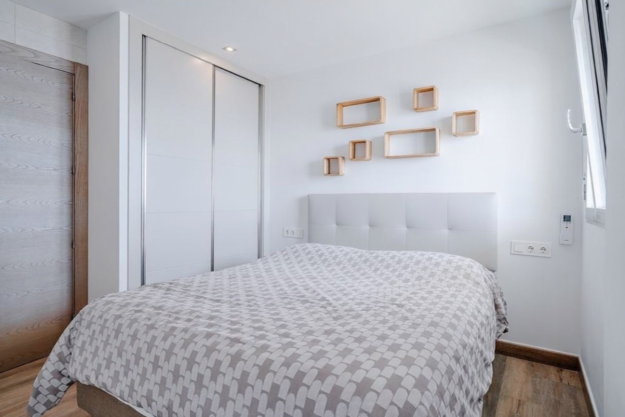 Flat for sale frontline beach in Calpe — Bedroom