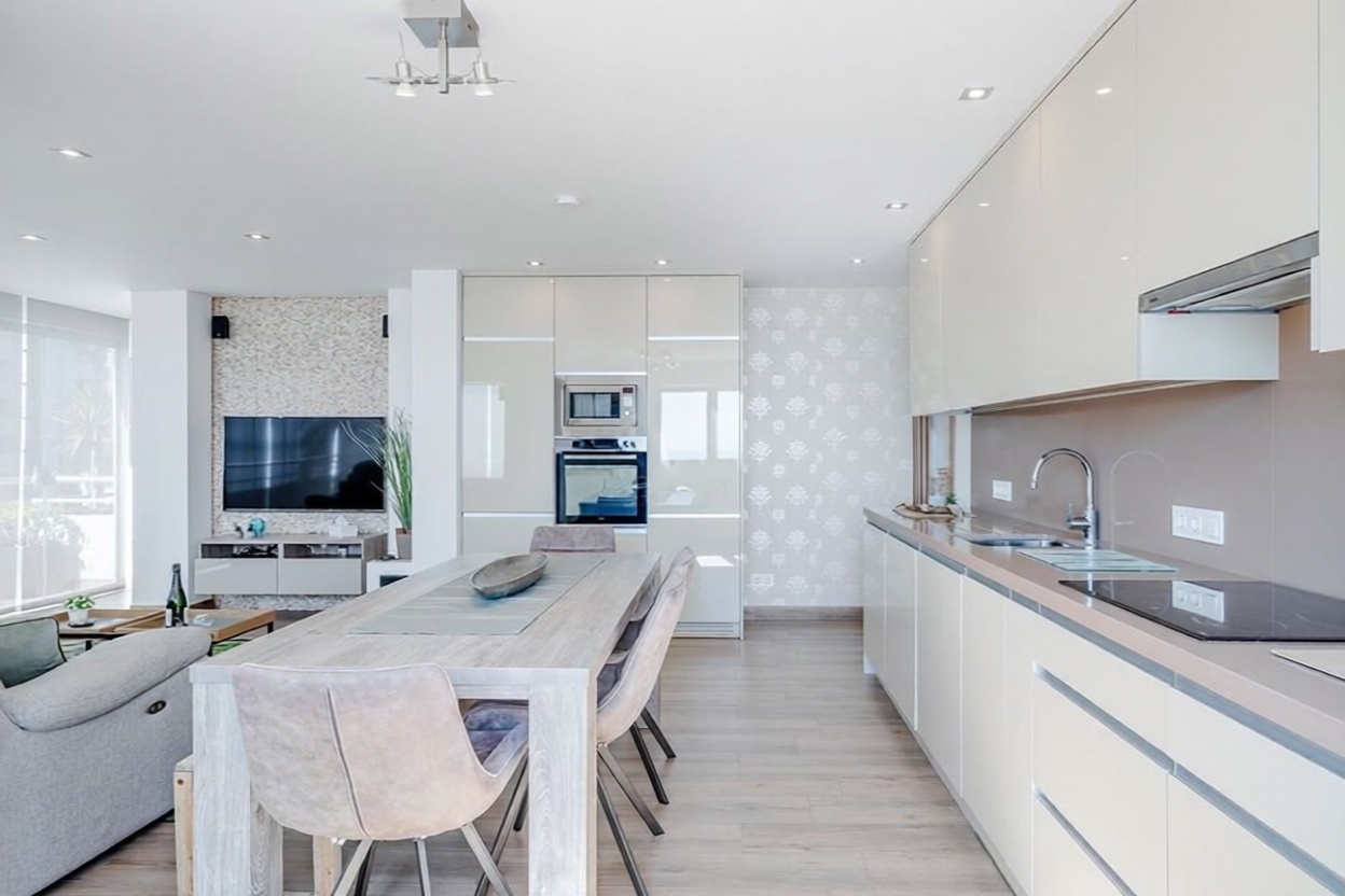 Flat for sale frontline beach in Calpe — Kitchen