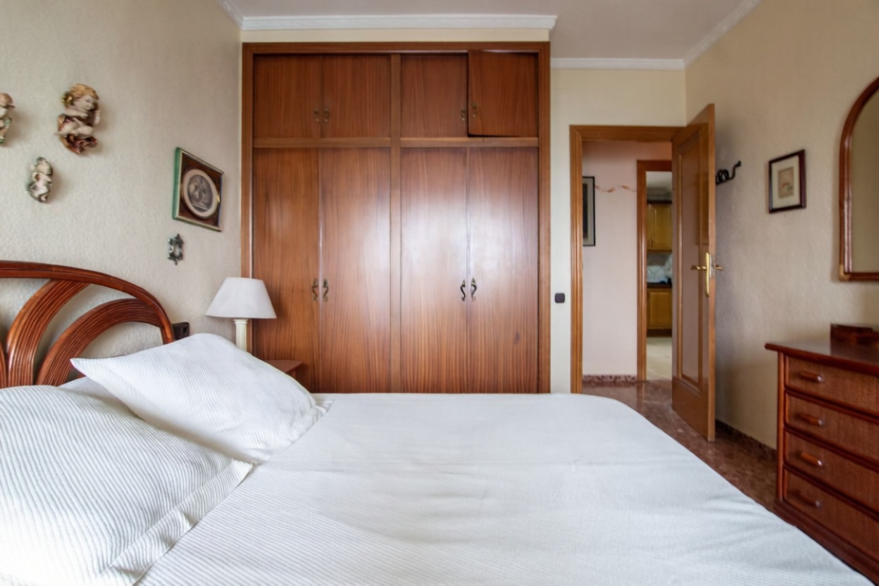 Appartement en première ligne de plage à Torrevieja — Chambre