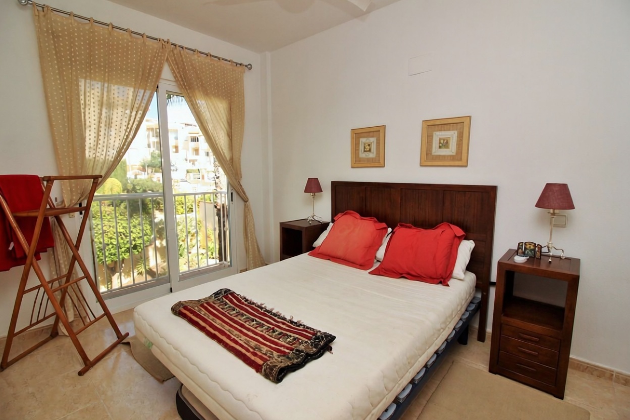 Dúplex en primera línea de playa en Orihuela — Dormitorio