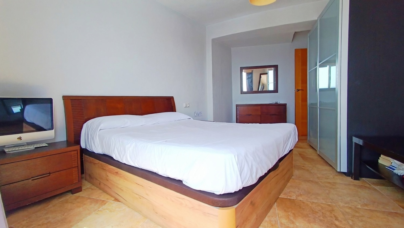 Appartement en première ligne de plage à Torrevieja — Chambre