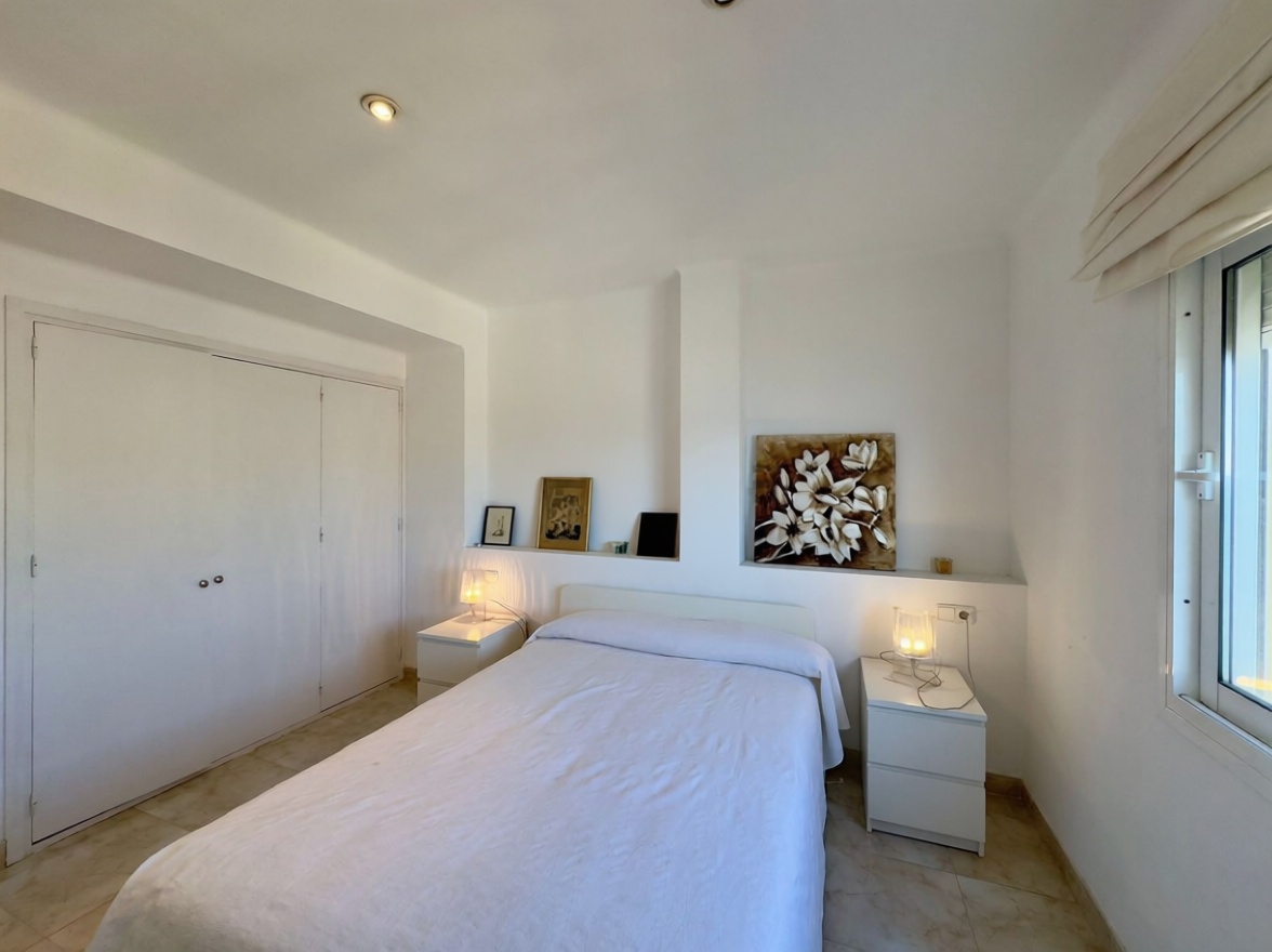 Beachfront flat in Eivissa — Bedroom