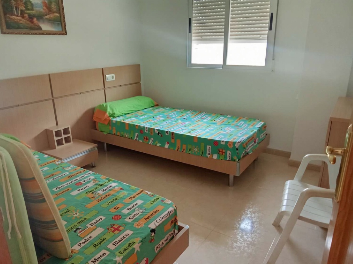 Flat for sale frontline beach in Oropesa del Mar — Bedroom