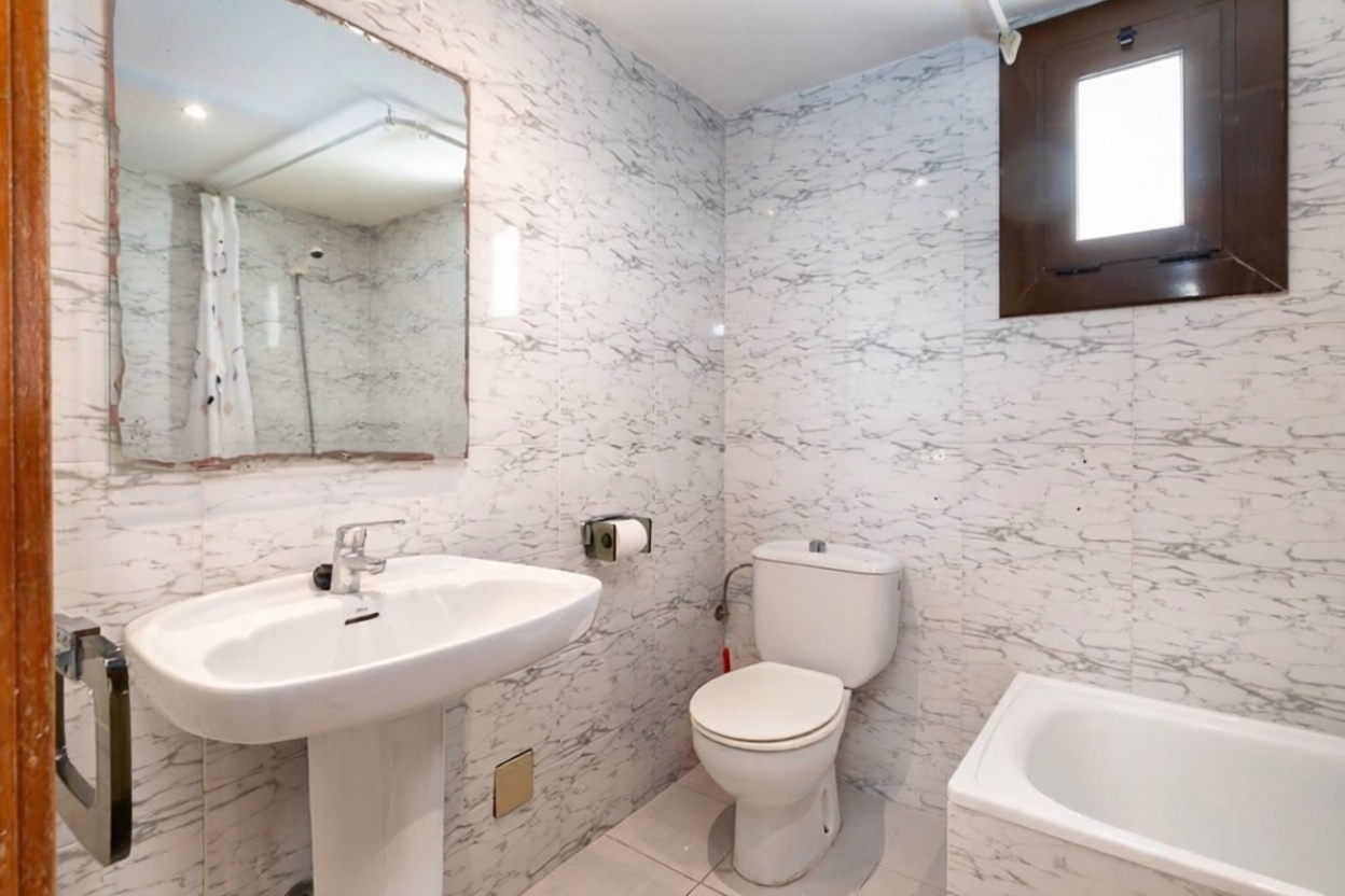 Attic for sale seafront in L'Escala — Bedroom