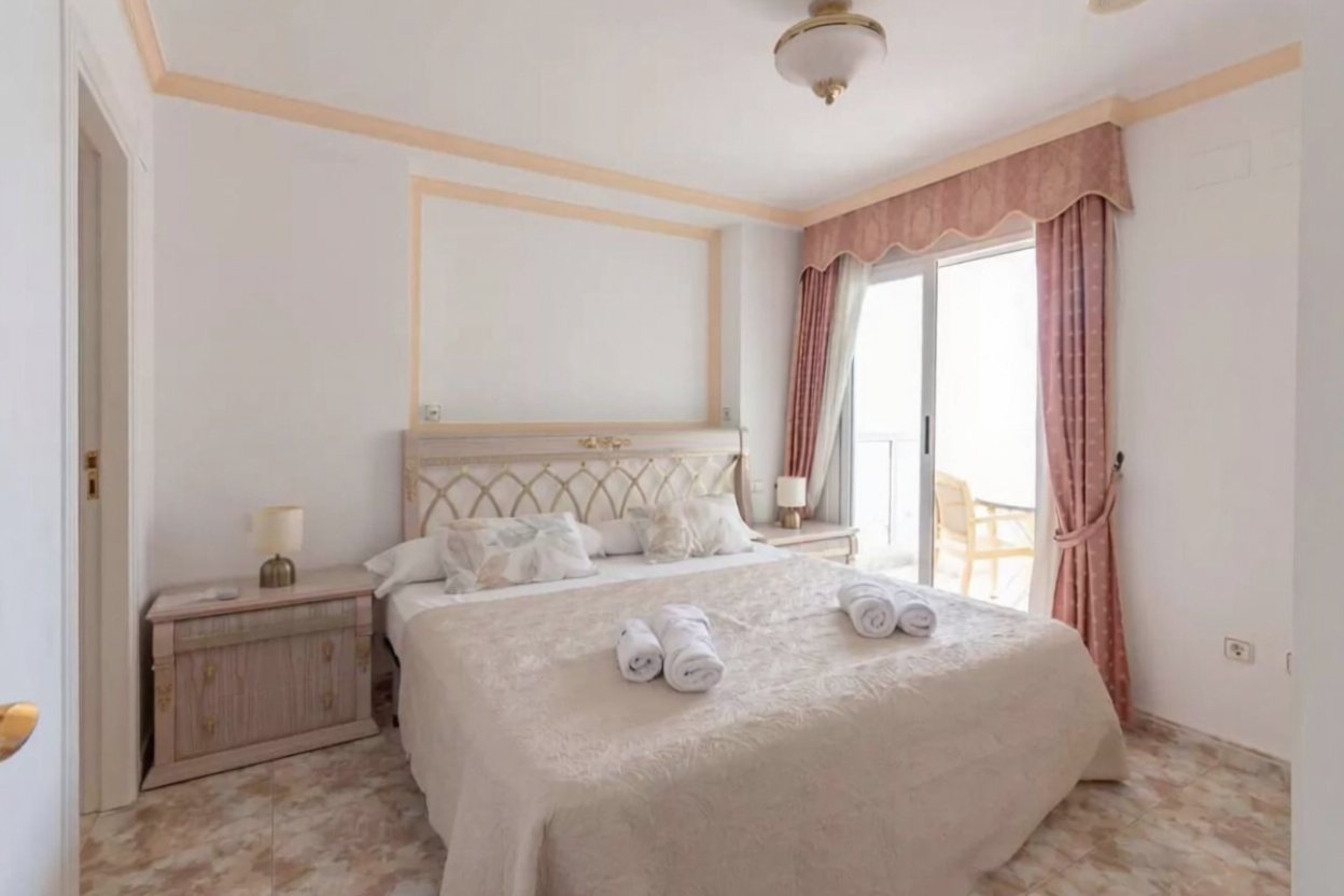 Flat for sale frontline beach in Calpe — Bedroom