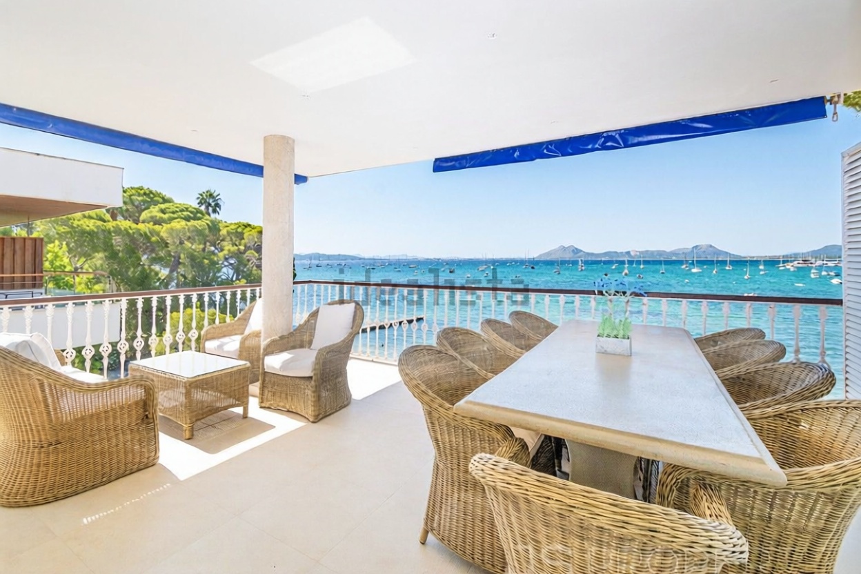 Beachfront flat in Pollença — Kitchen