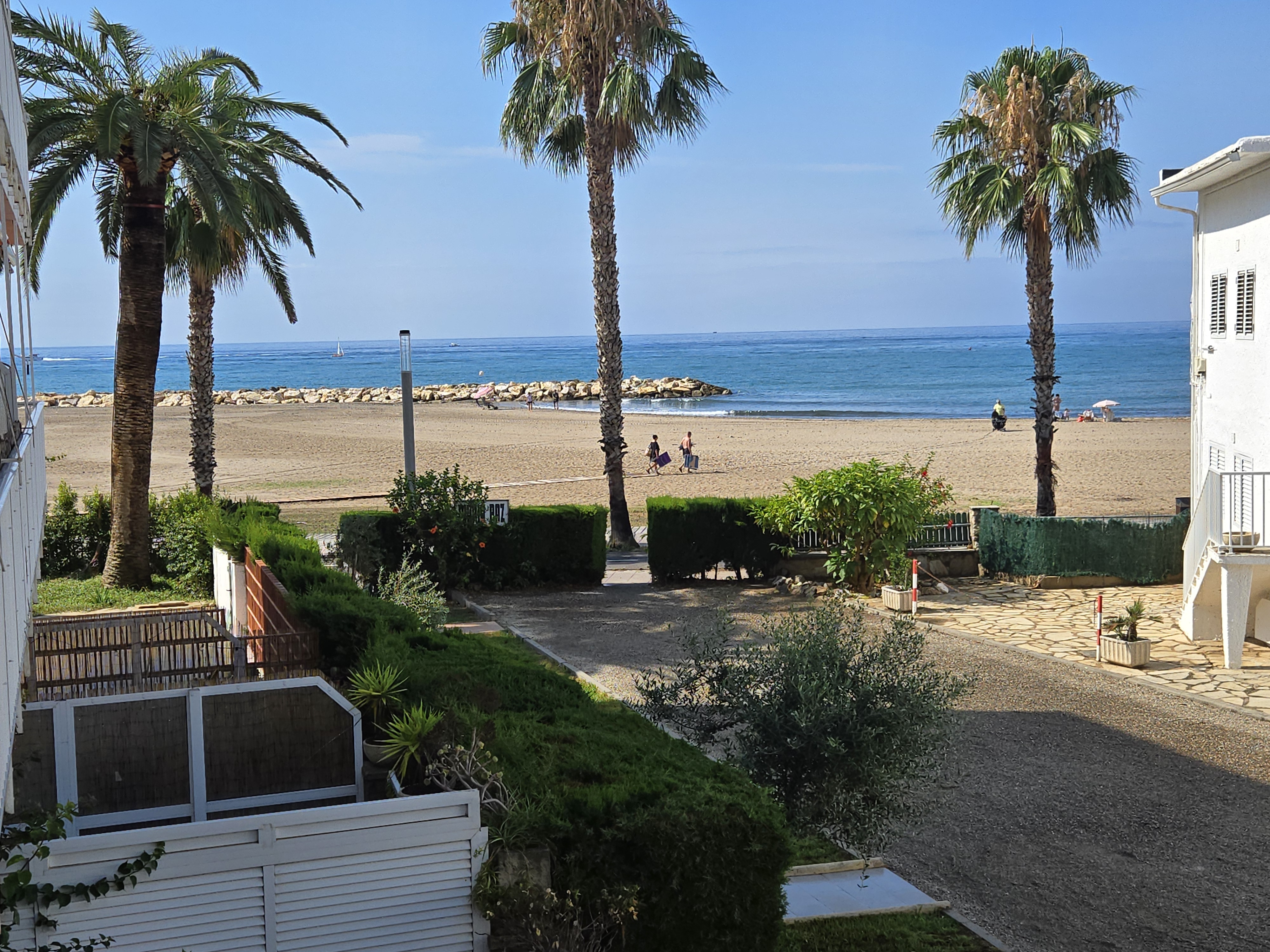 Апартаменты на продажу на первой линии пляжа в Cambrils