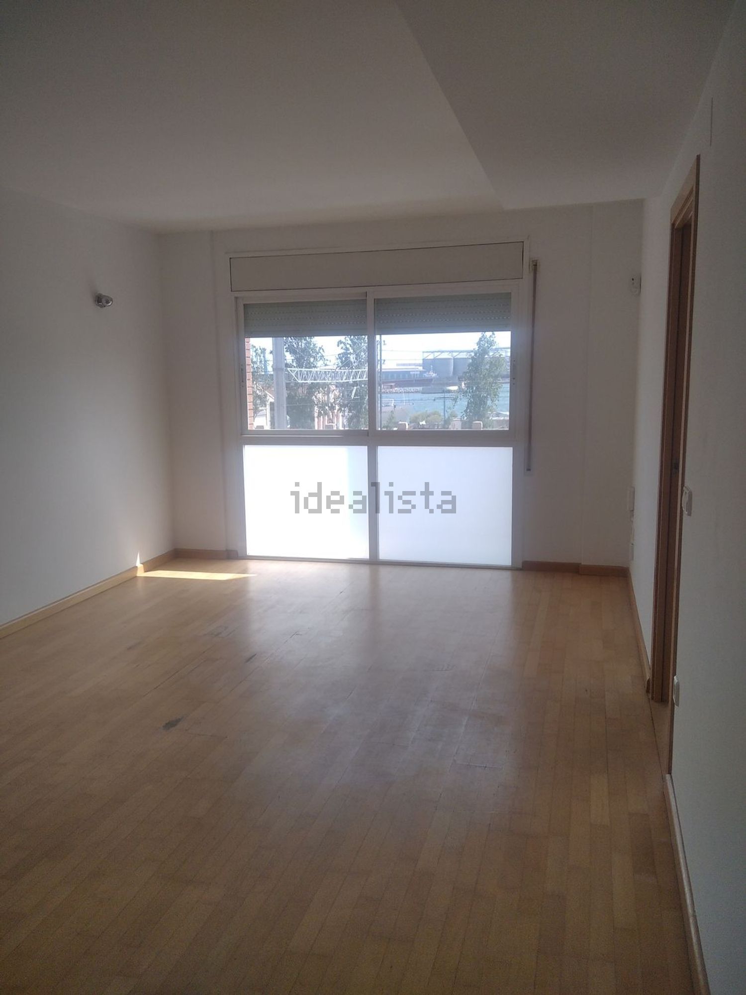 Flat for sale frontline beach in Tarragona — Living room