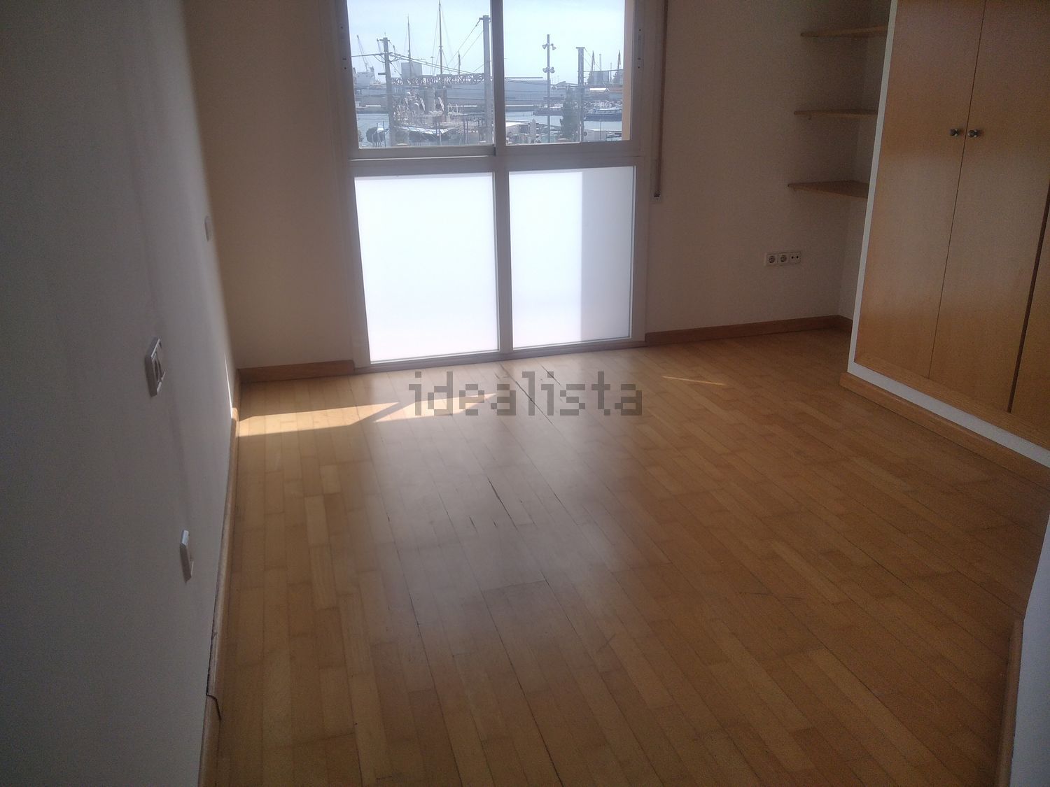 Flat for sale frontline beach in Tarragona — Bedroom