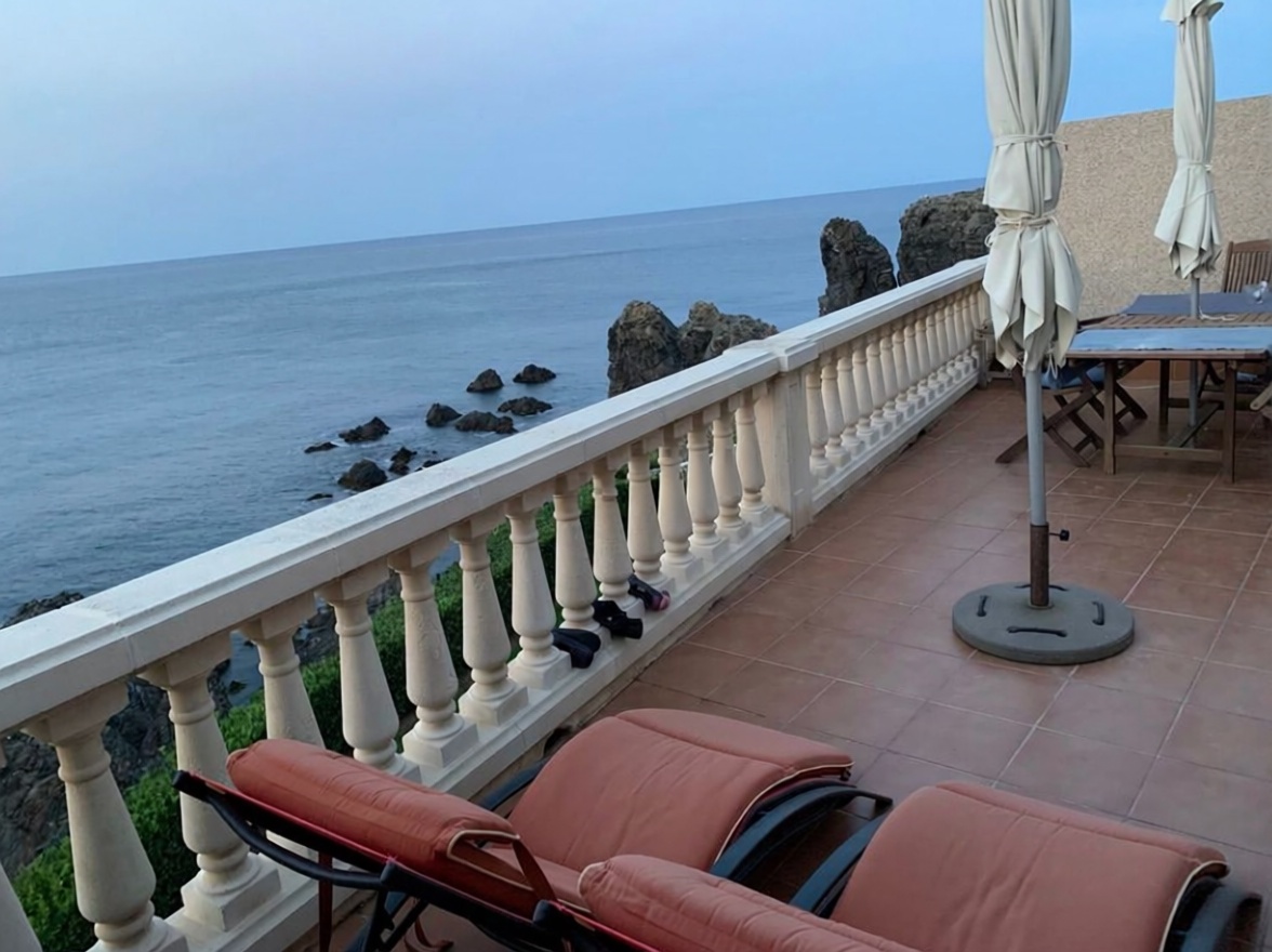 Appartement à vendre pieds dans l'eau à Begur — Terrasse mer