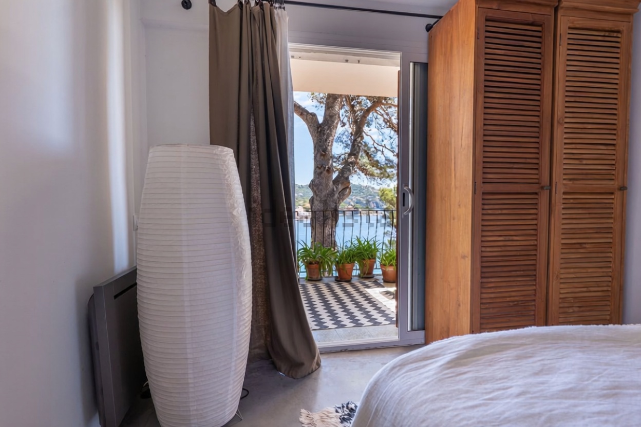 Piso en venta en primera línea de playa en Calella — Baño