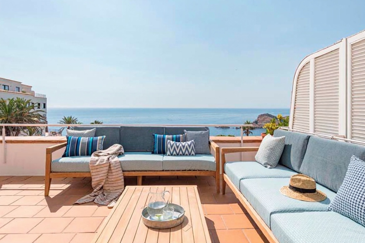 Apartamento à venda pé na areia em Begur