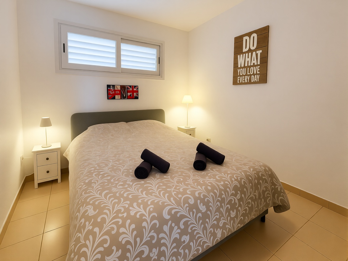 Wohnung zum Verkauf in direkter Strandlage in Lloret de Mar — Schlafzimmer
