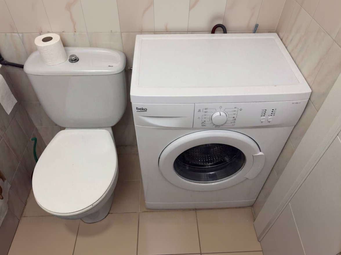 Wohnung zum Verkauf in direkter Strandlage in Lloret de Mar — Bad